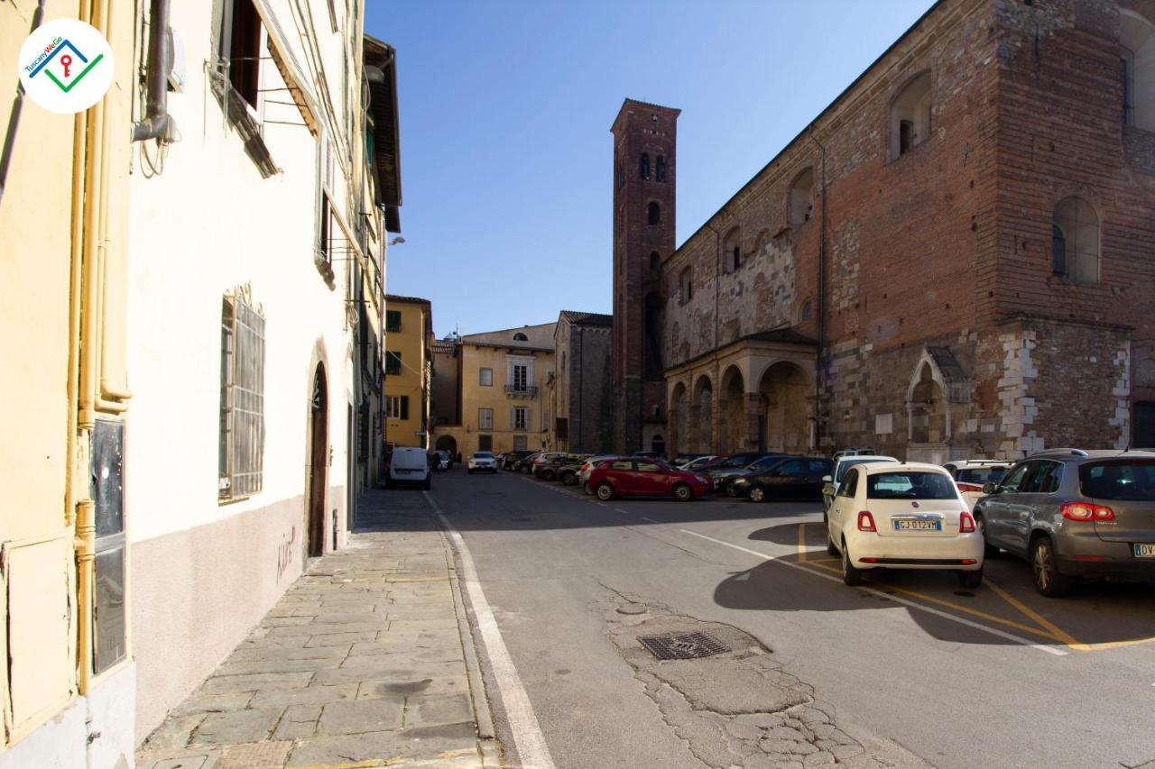 Antica Piazza Apartment By Tuscanywego Lucca Exteriör bild